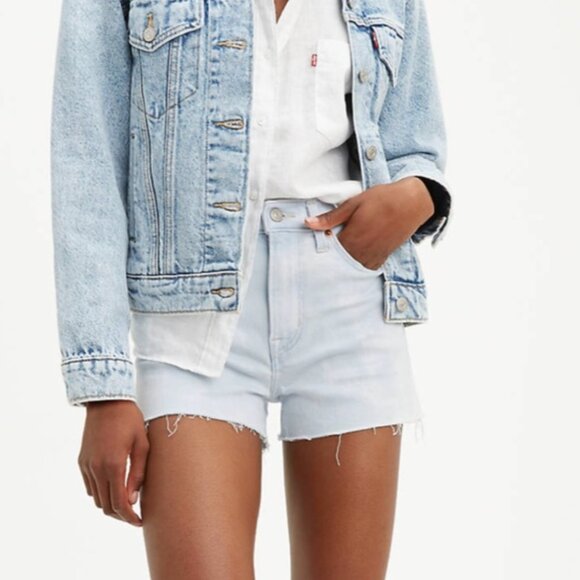 NWT Levi's High Rise Jean Shorts Poolside Light Wash Denim Raw Hem Blue Size 26 - Picture 2 of 12